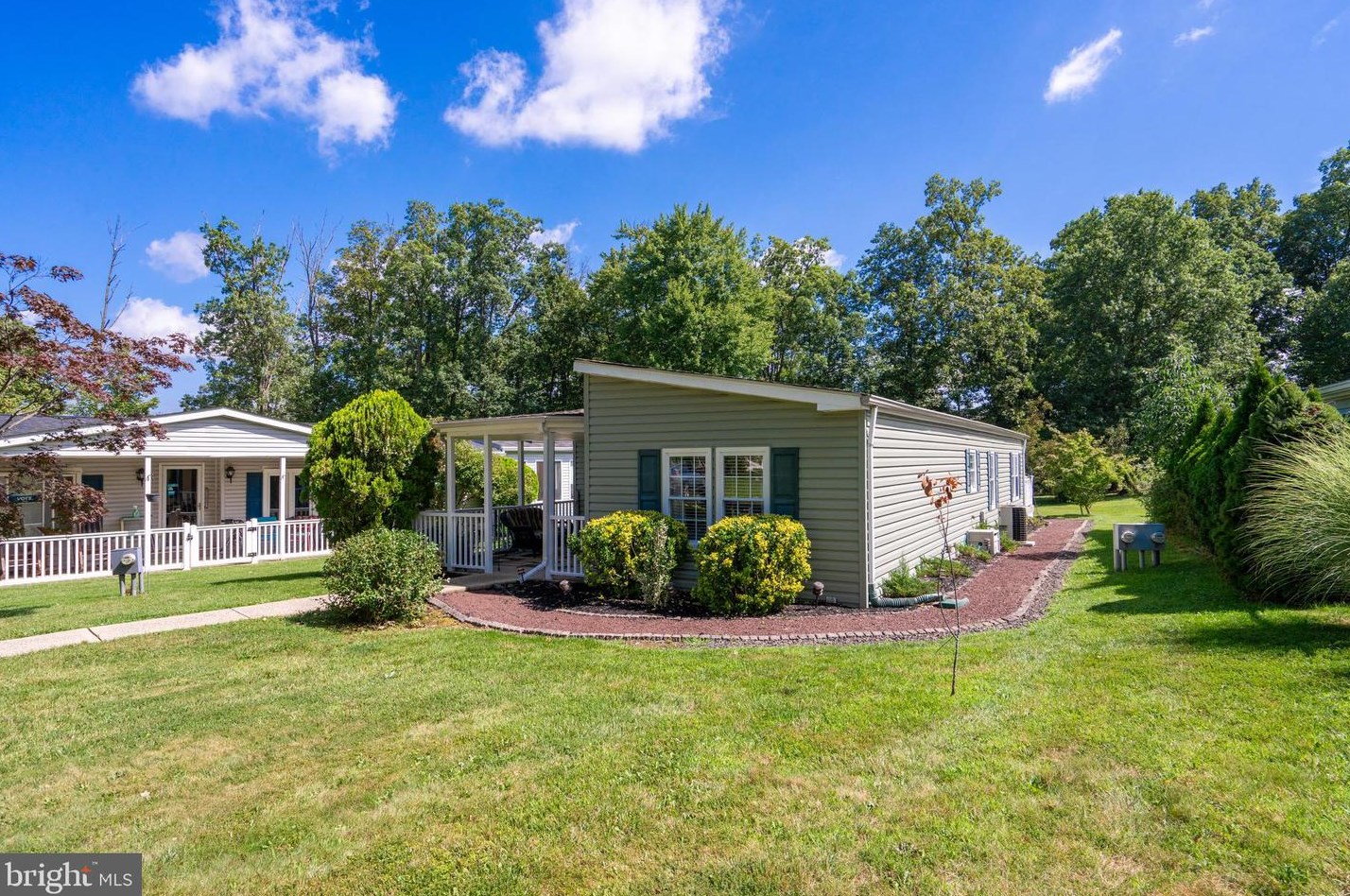 654 Redwood Ct, North Wales, PA 19454-1183