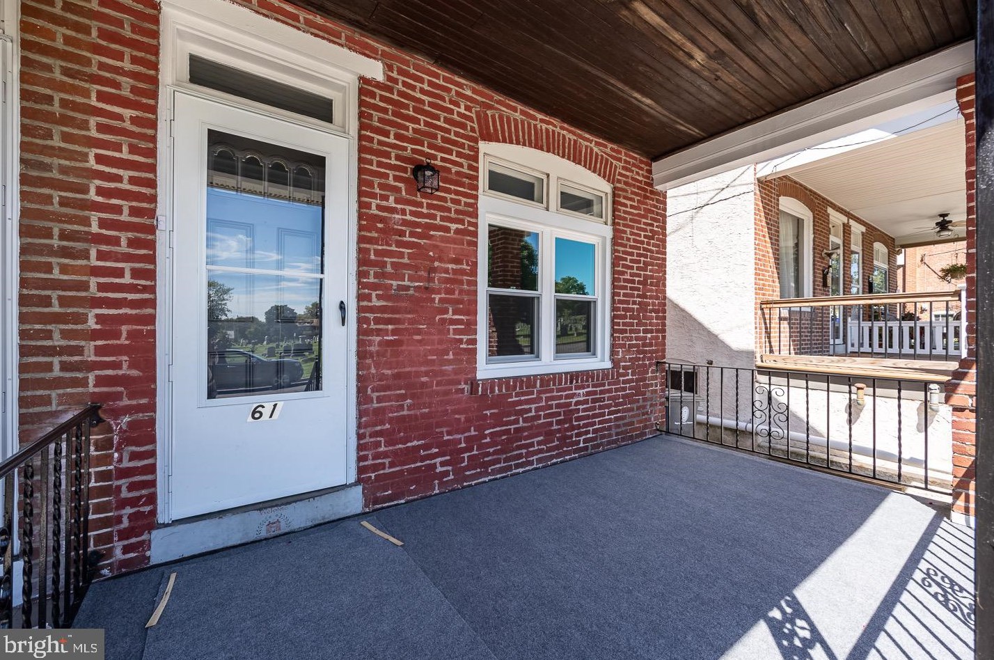 61 Edgewood St, Pottstown, PA 19464-5725