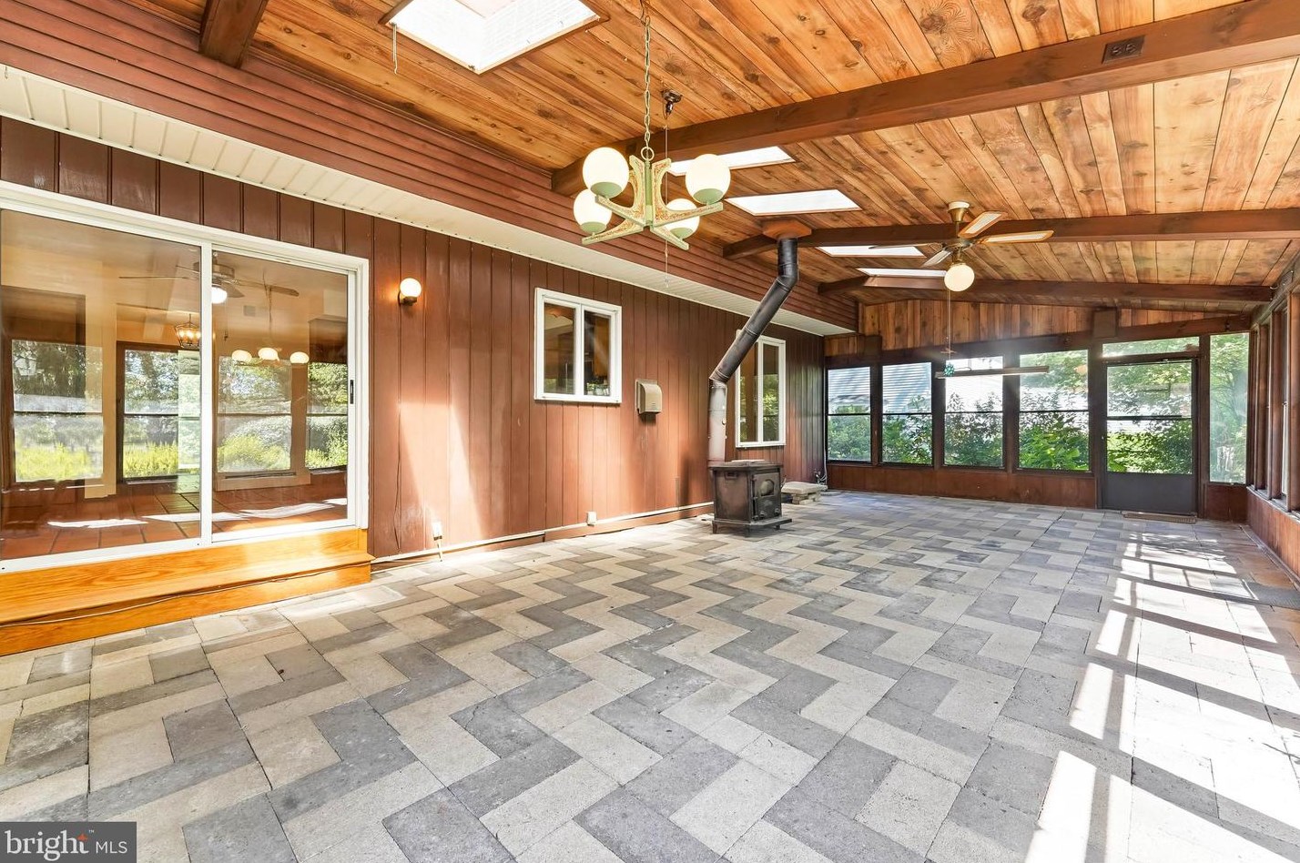 232 Lenape Dr, North Wales PA  19454-2311 exterior