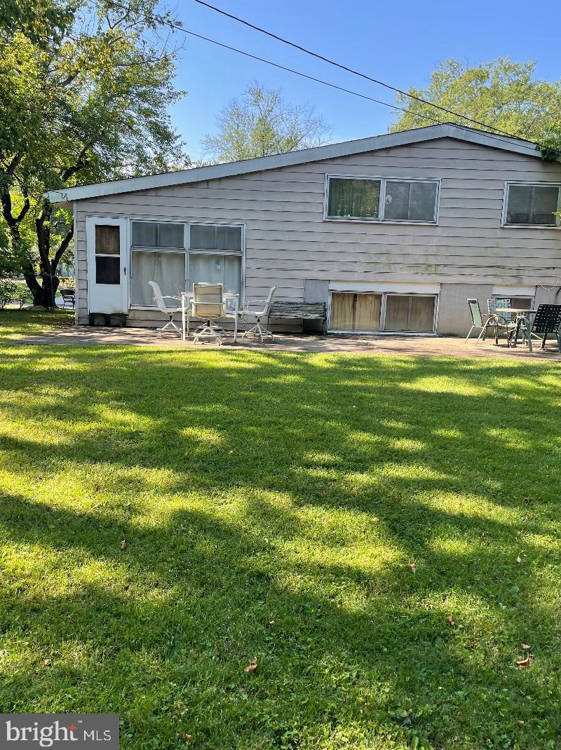 1697 Daws Rd, Blue Bell, PA 19422