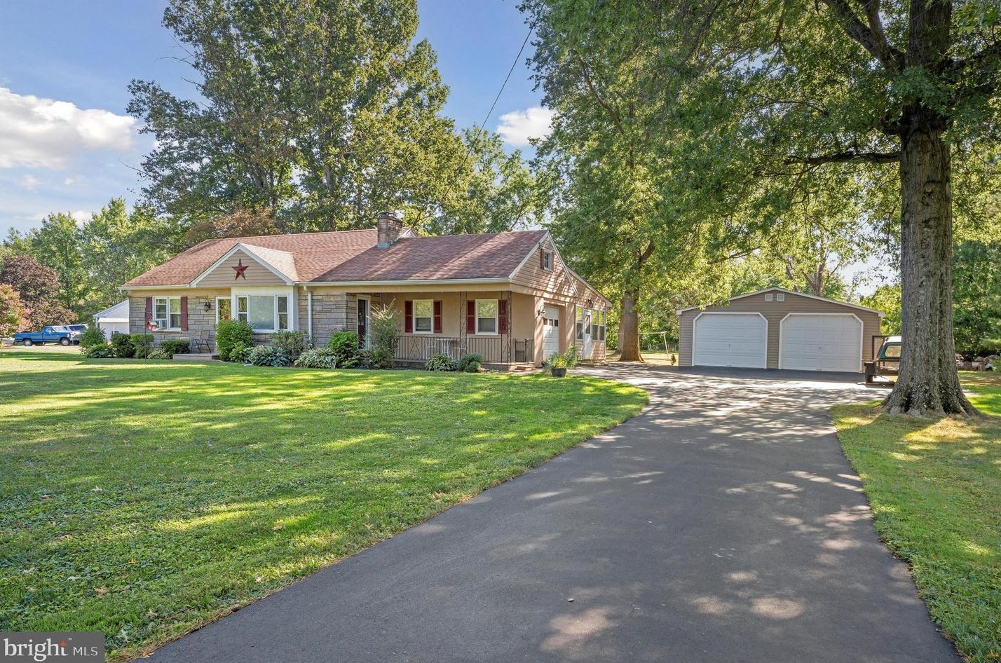 1038 Landis Ln, Hatfield, PA 19440