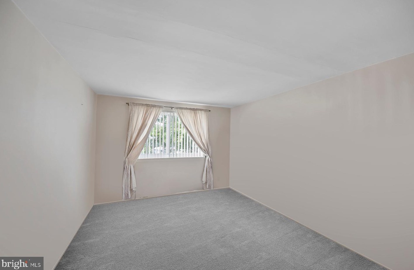 1610 The Fairway, Meadowbrook PA  19046-1609 exterior