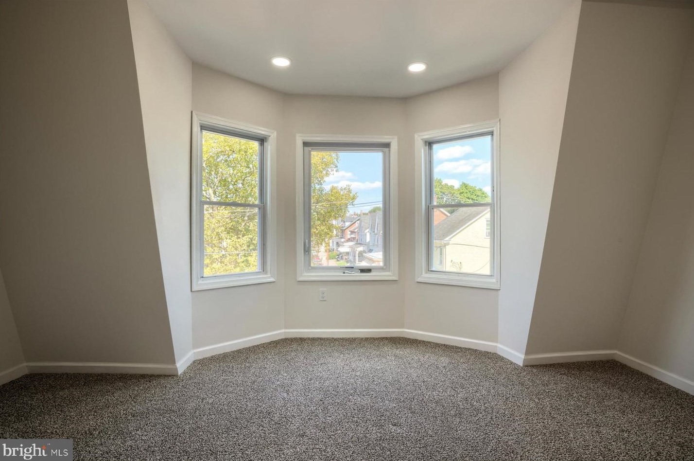 330 Oak St, Pottstown PA  19464-5357 exterior