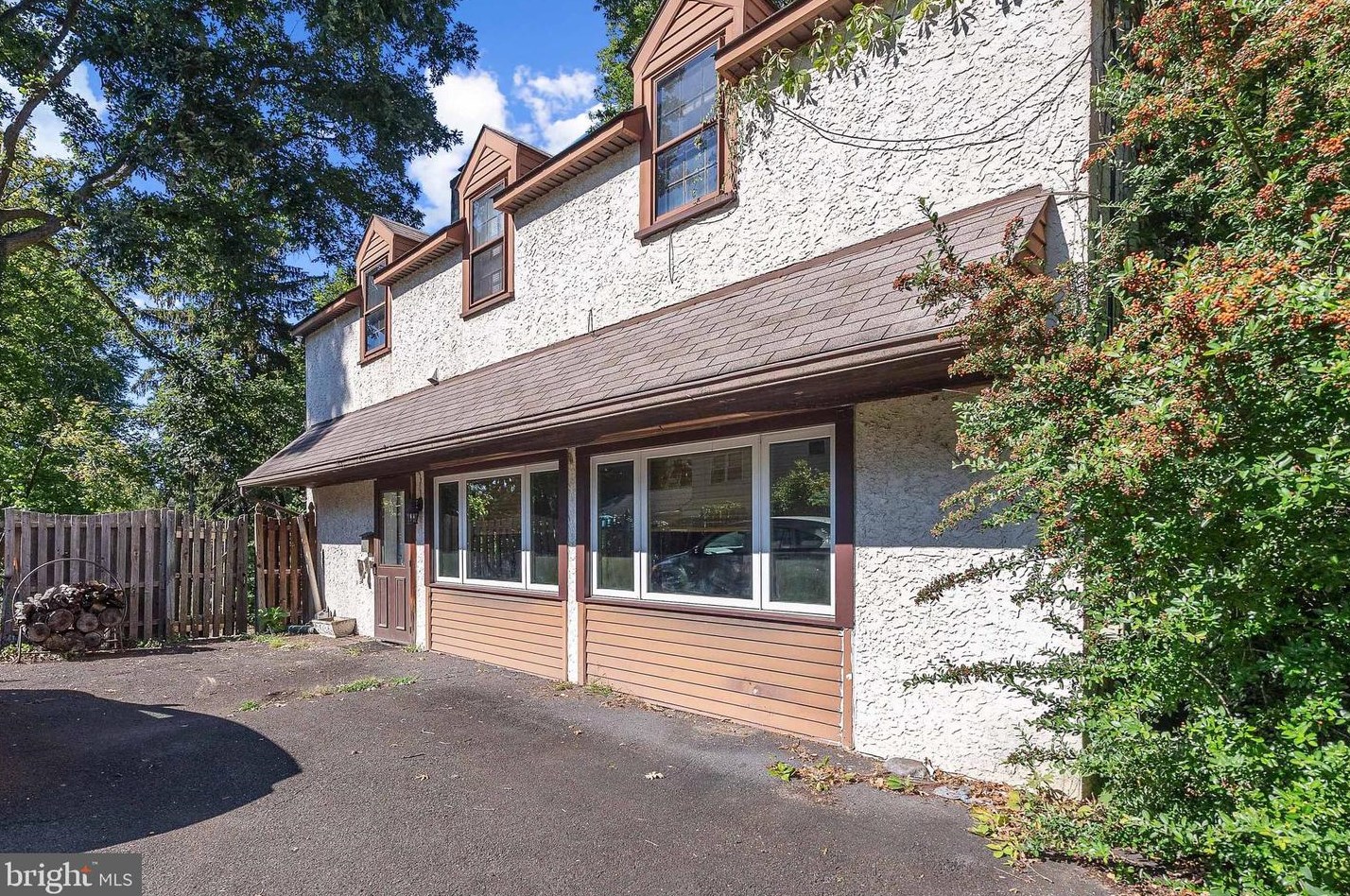 604 Summit St, North Wales, PA 19454-3047
