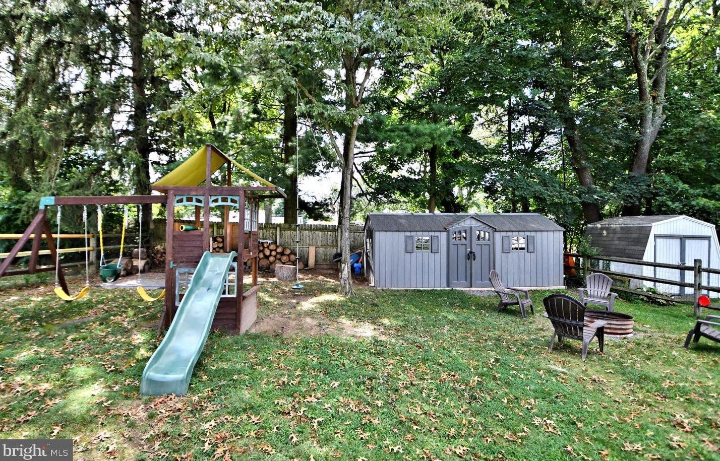 234 10 St, North Wales PA 19454-3019 exterior