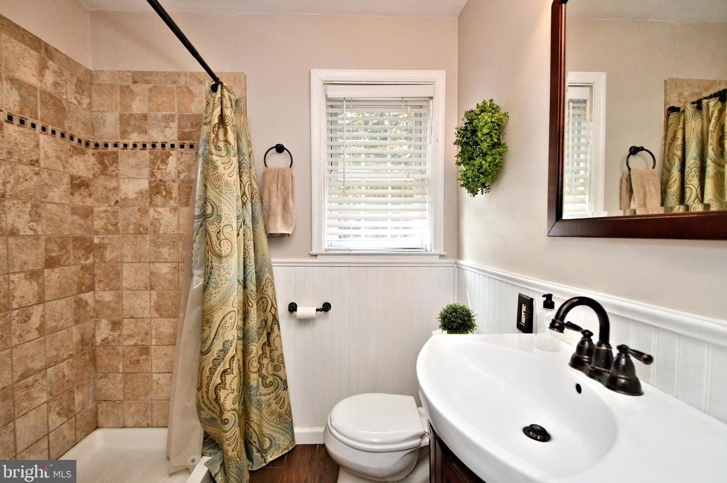 234 10 St, North Wales PA 19454-3019 exterior