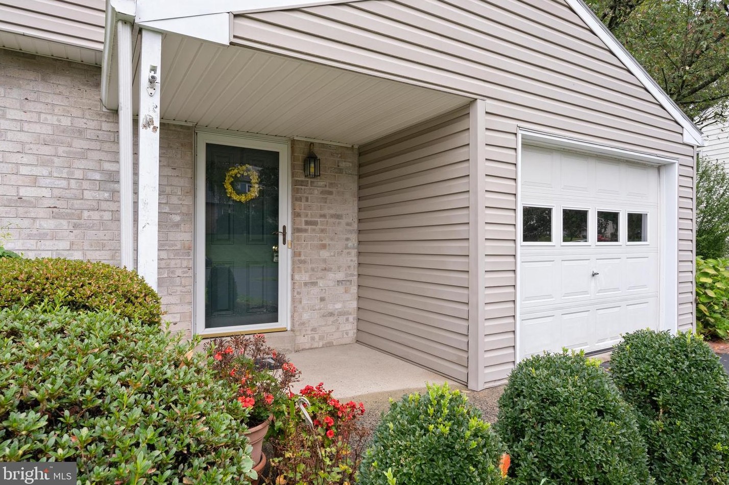 325 Bow Ln, Gilbertsville, PA 19525