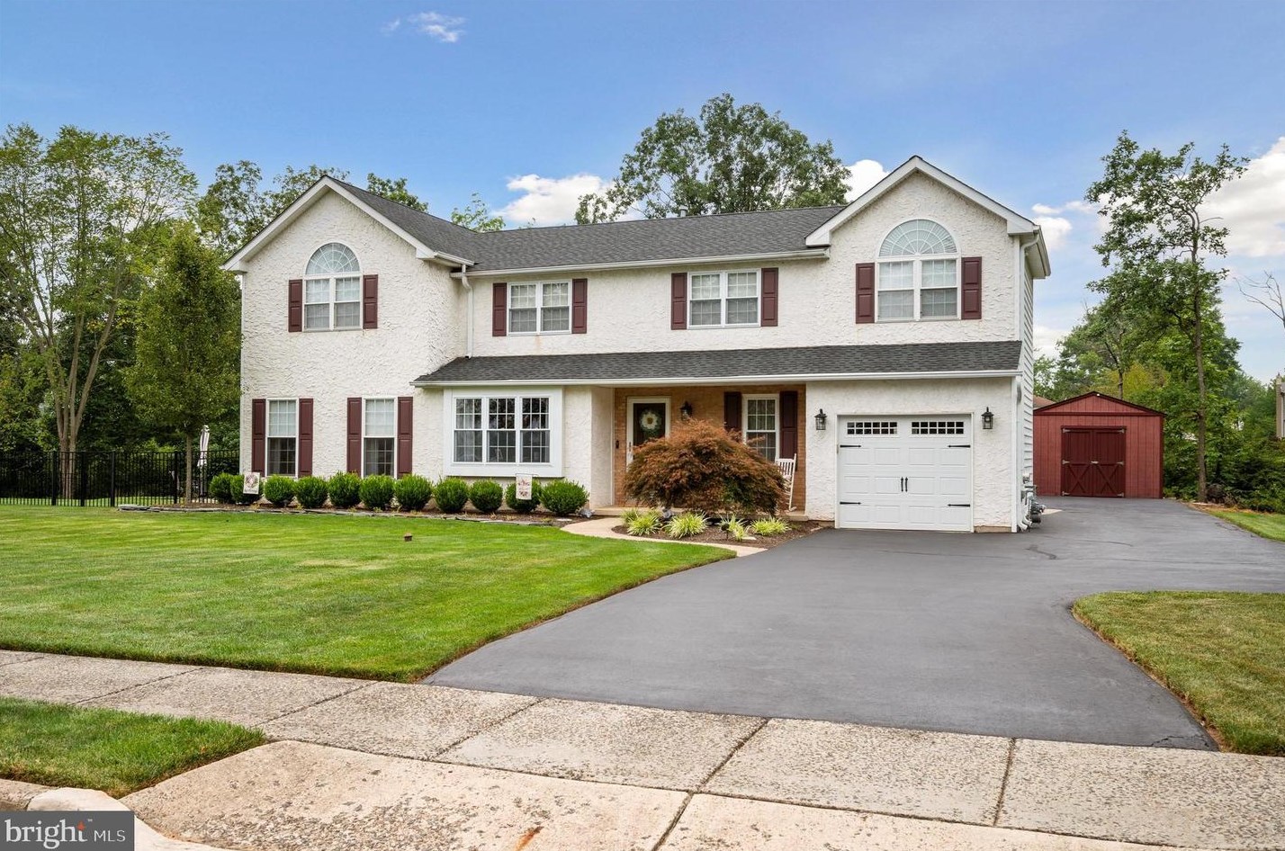 2879 Valley Woods Rd, Hatfield, PA 19440-2032