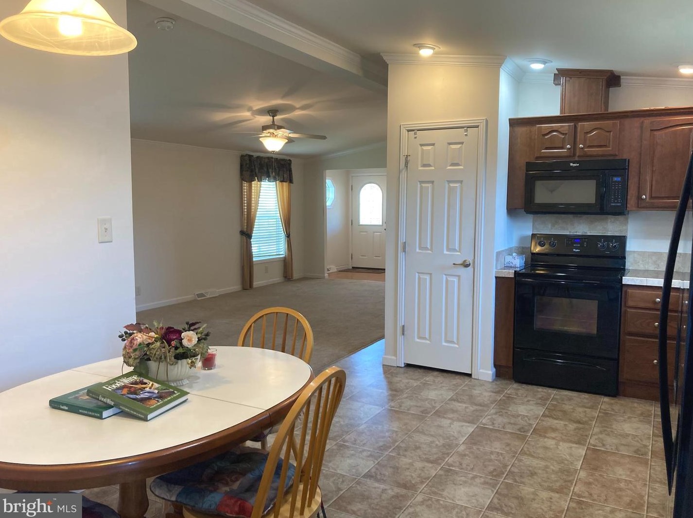 337 Woodstream Way, North Wales PA  19454-1190 exterior