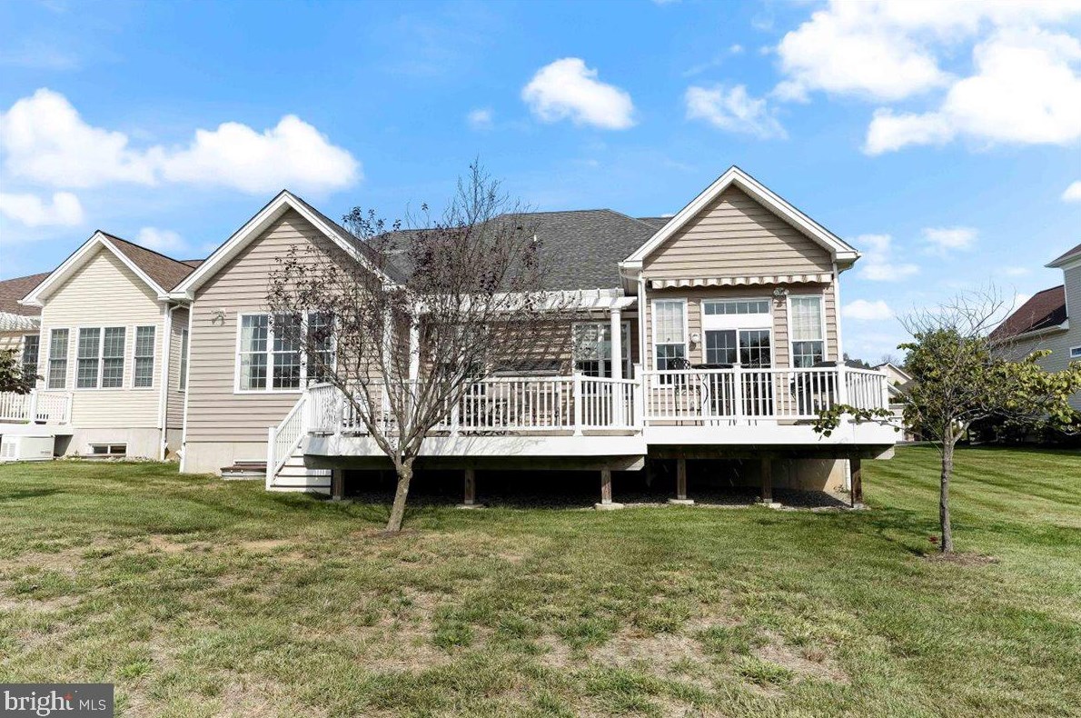 619 Regency Hills Dr, Collegeville, PA 19426