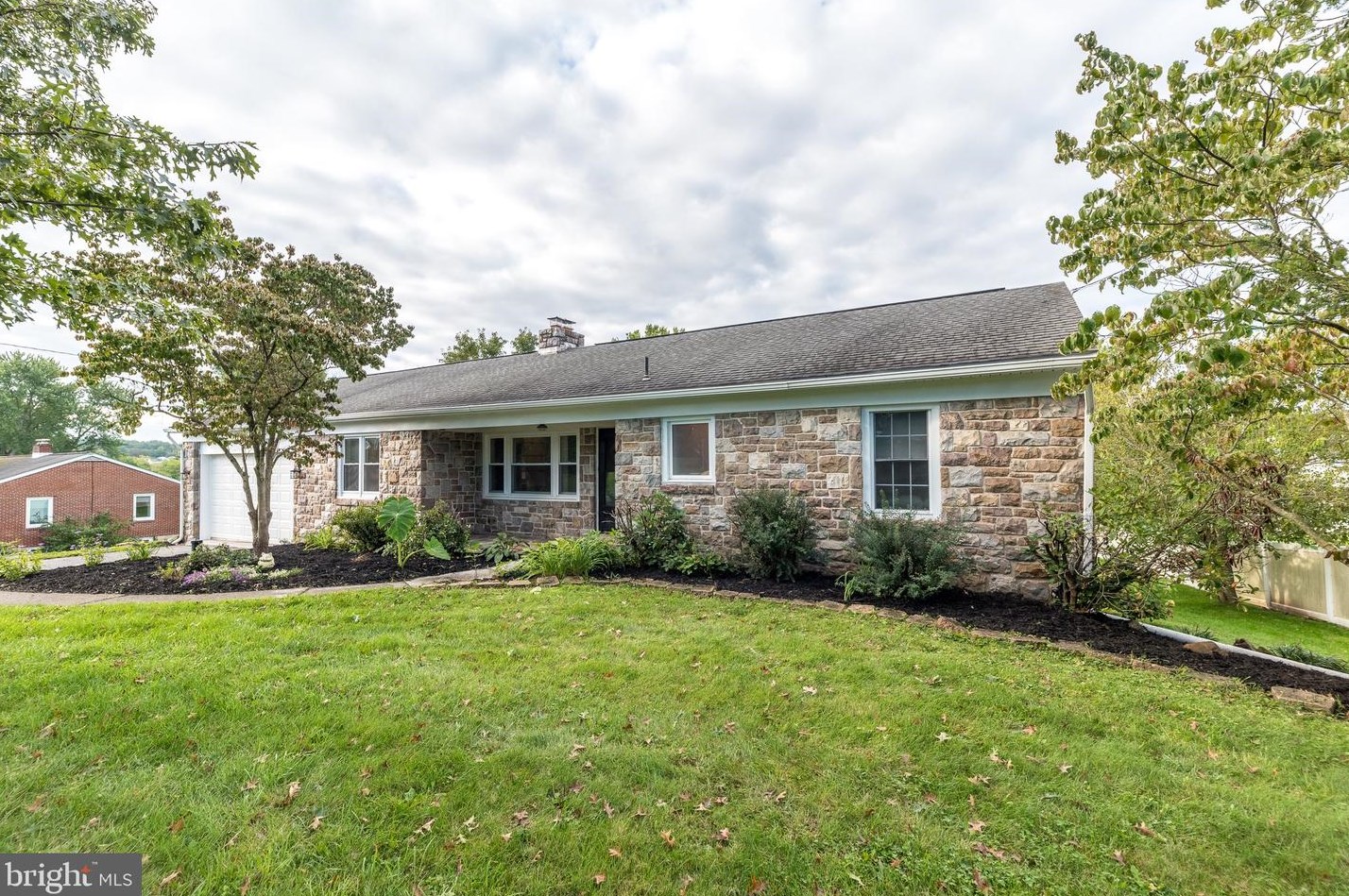 434 E Moyer Rd, Pottstown, PA 19464