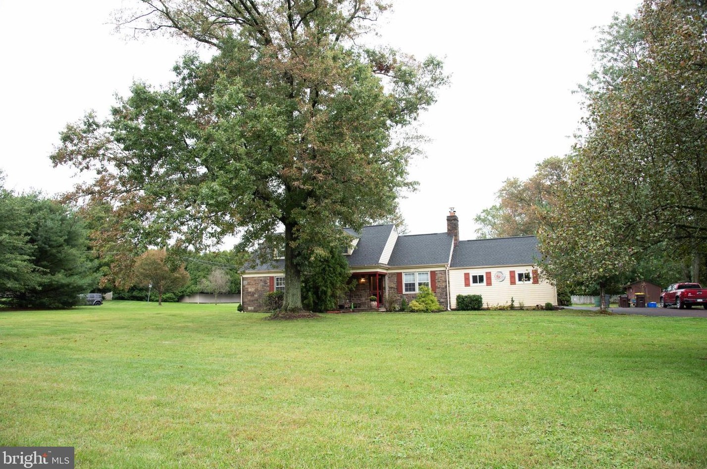 695 N Wales Rd, North Wales, PA 19454