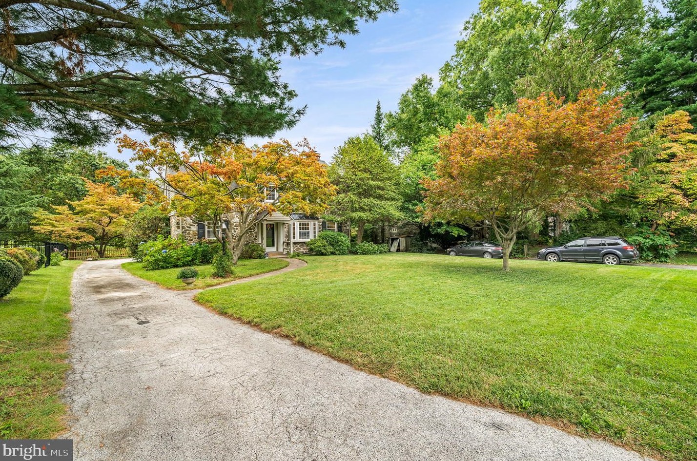 411 Parkview Dr, Penn Wynne, PA 19096