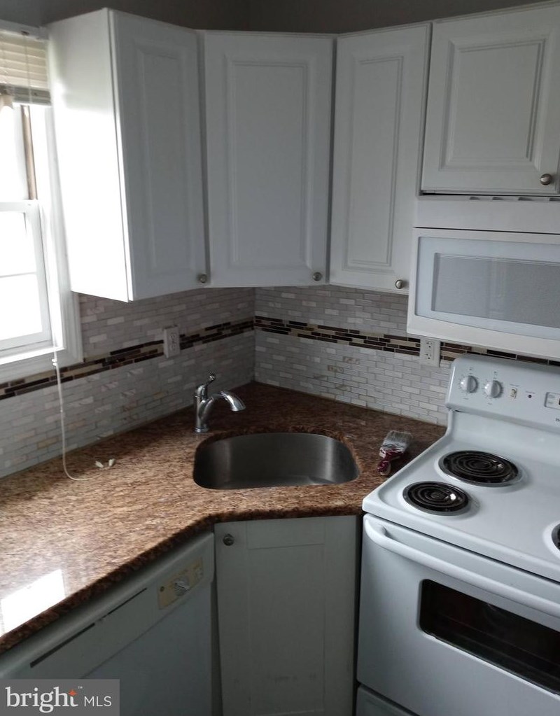 22 W 4th St, Lansdale, PA 19446