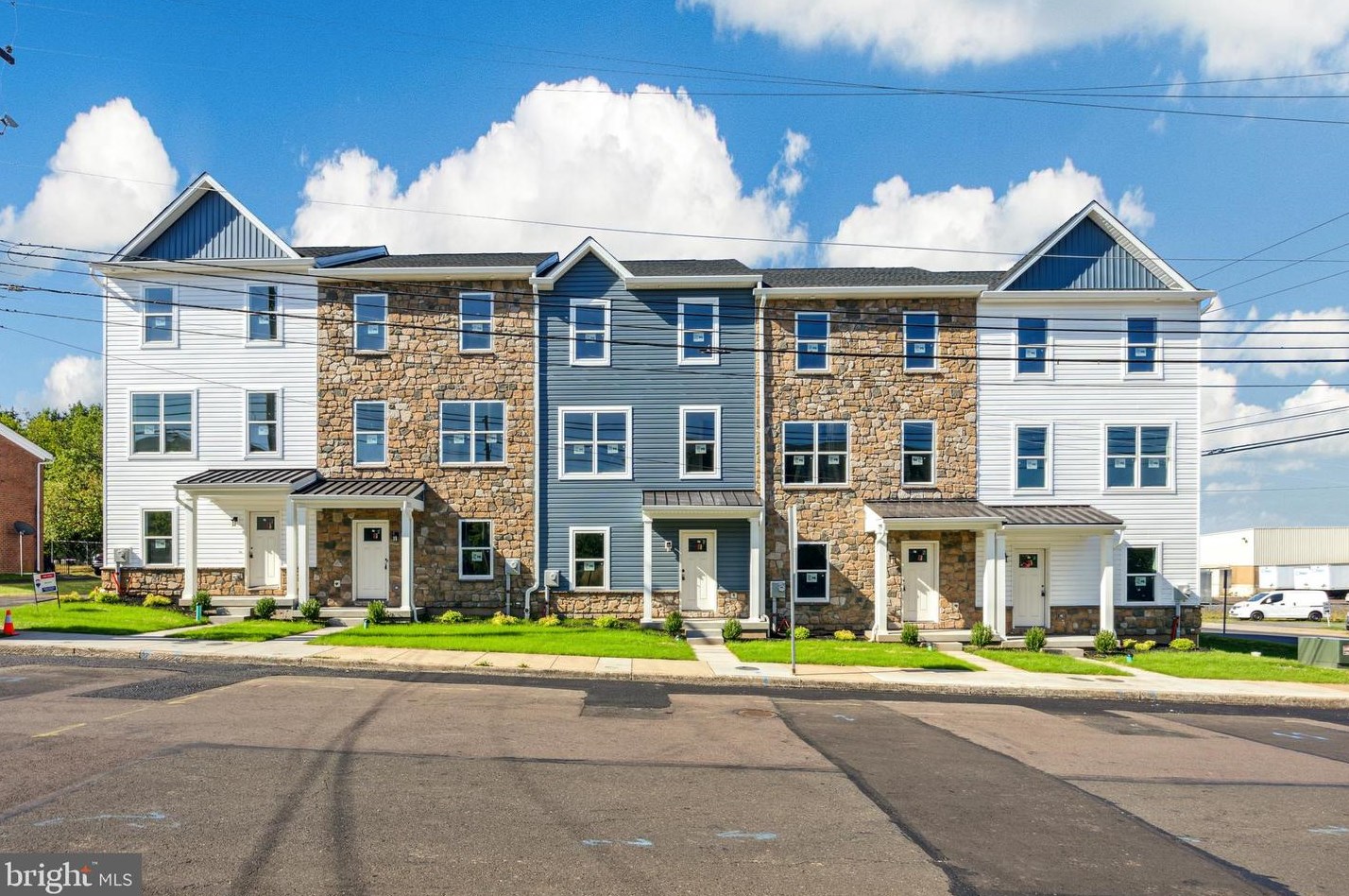 498 N 2nd N 2nd St, Souderton, PA 18964