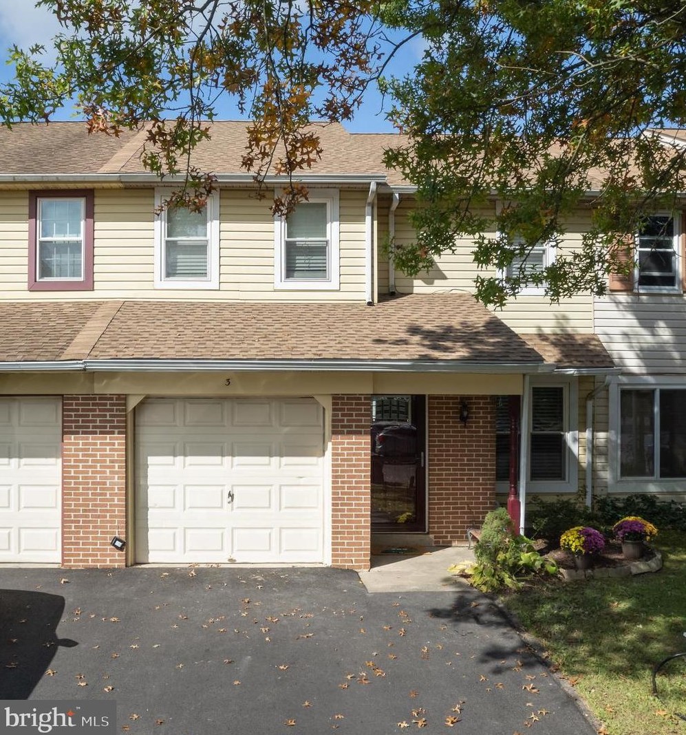 3 Saw Buck Cir, Horsham, PA 19044-1927