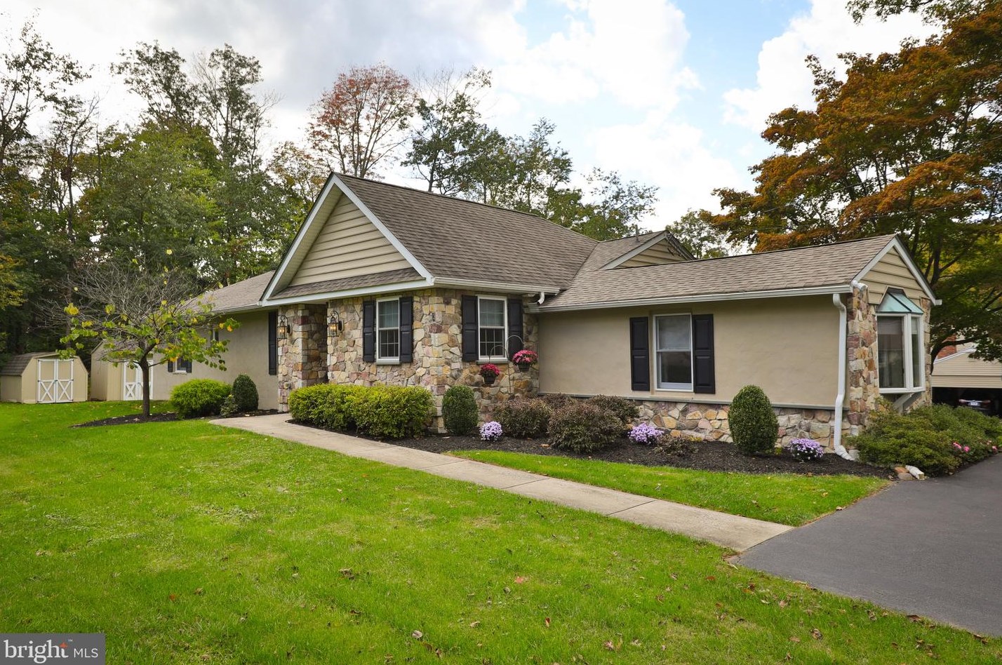 144 Gwynedd Manor Rd, North Wales, PA 19454-2426