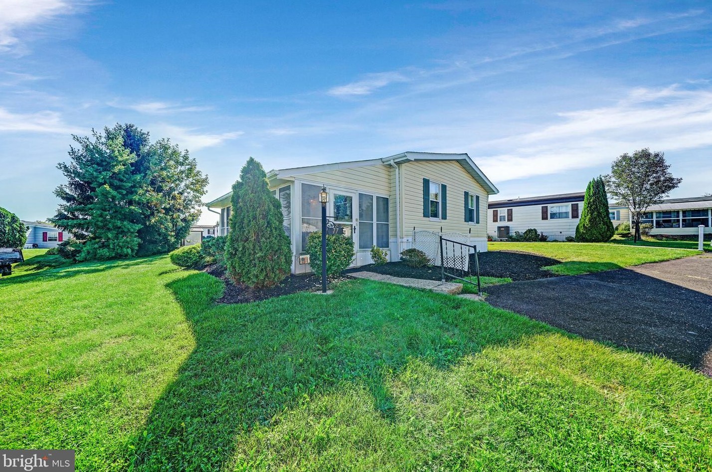 77 Longwood Pl, North Wales, PA 19454-4301