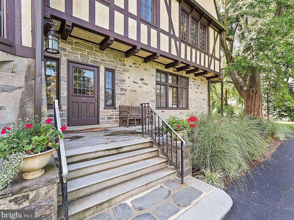 514 E Lancaster Ave #2-b, Penn Wynne, PA 19096