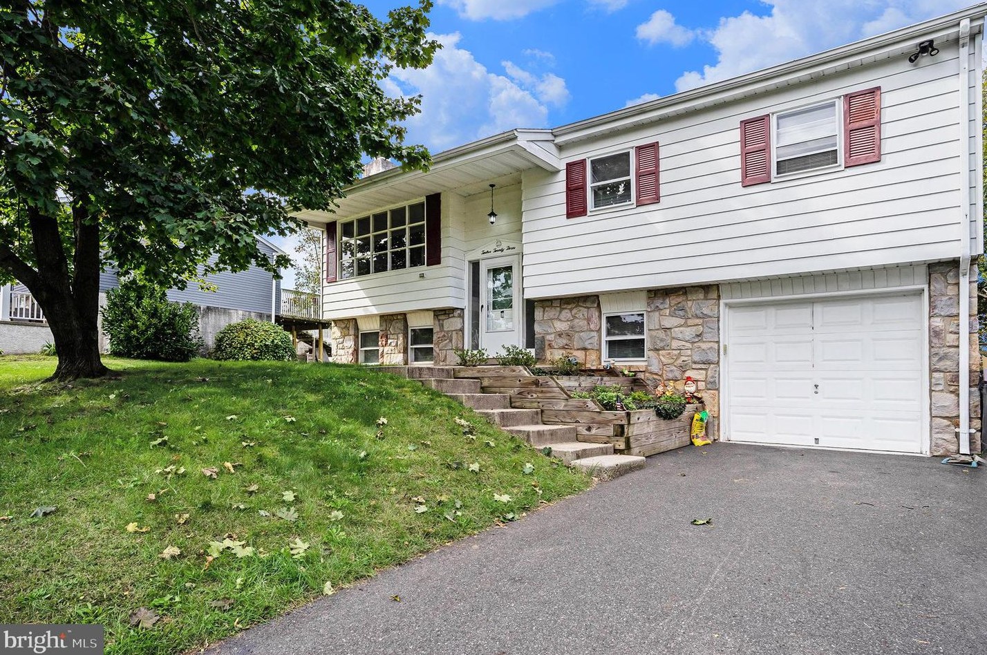 1223 N Valley Rd, Pottstown, PA 19464
