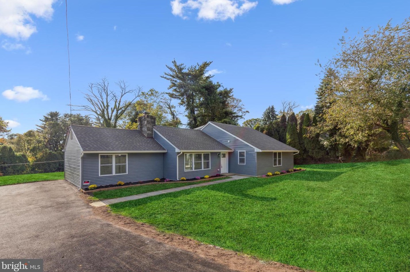 1112 Greentree Ln, Penn Valley, PA 19072