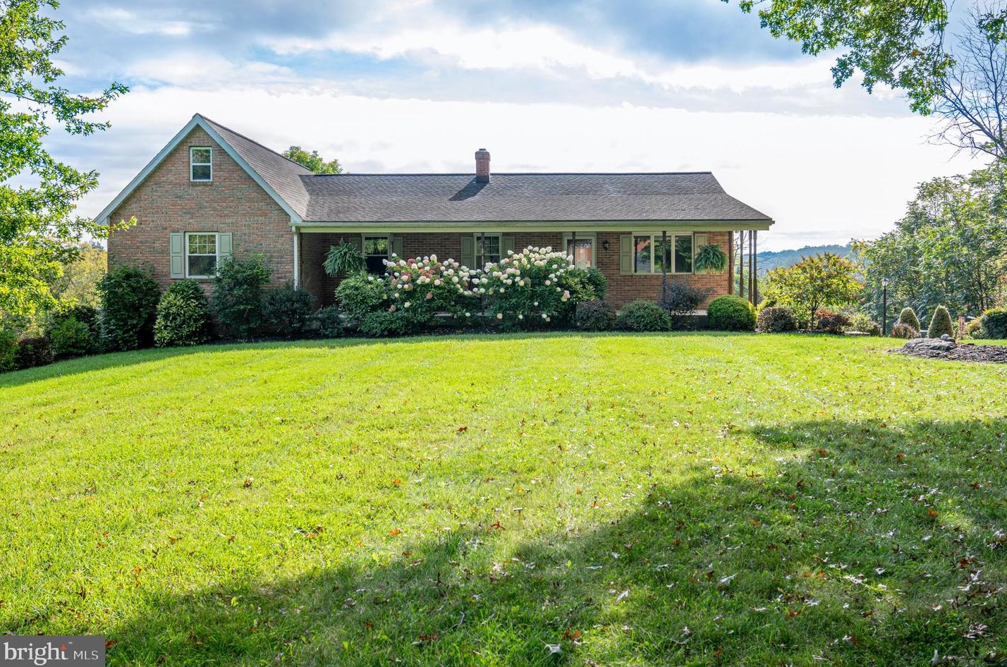 2110 N Charlotte St, Pottstown, PA 19464