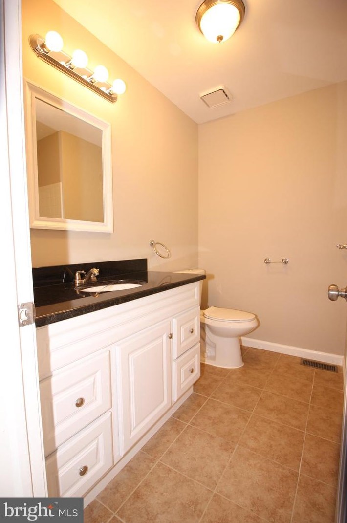 614 Ascot Ct, North Wales PA  19454-4523 exterior