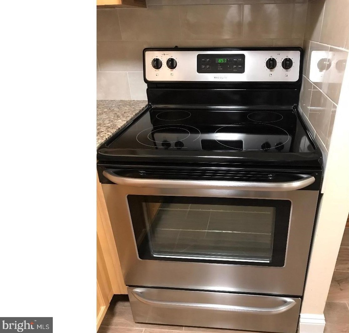 48 Shannon Dr, North Wales PA  19454-4016 exterior