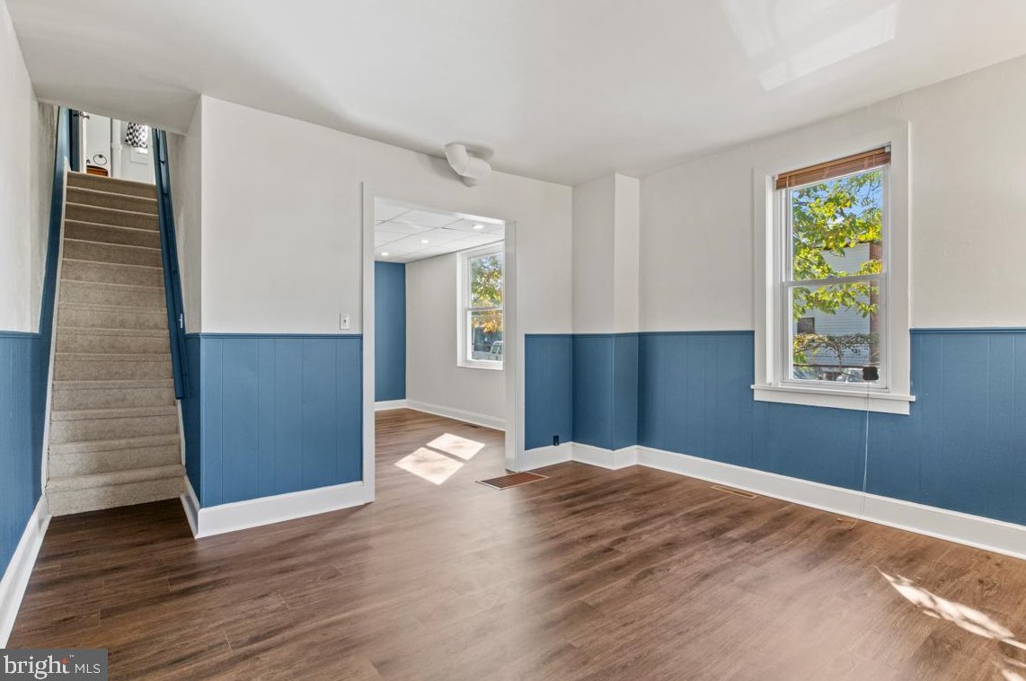 323 Elm Ave, North Wales PA  19454-3331 exterior