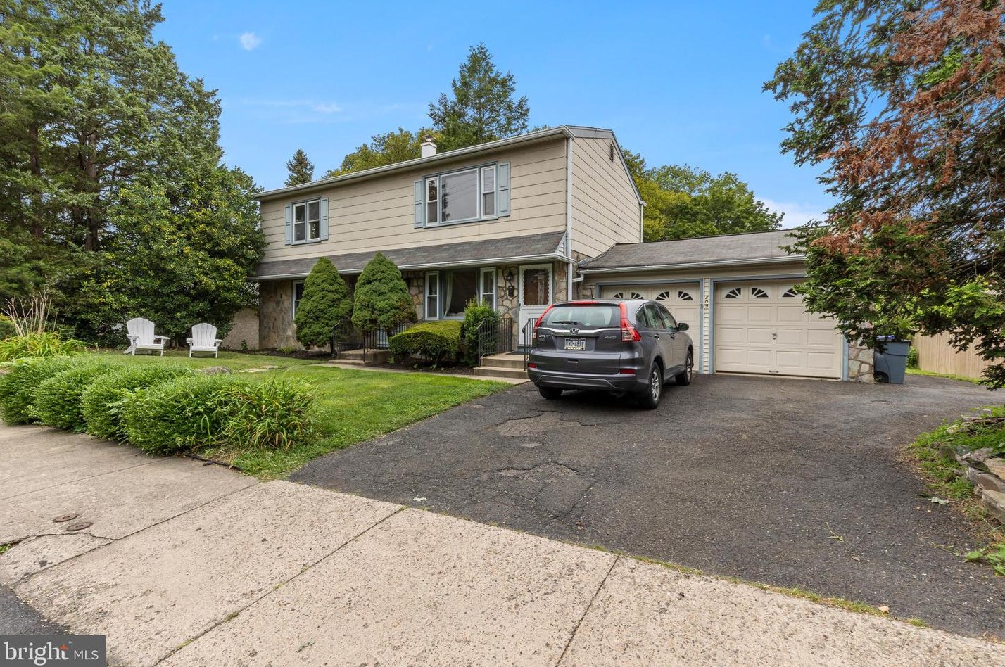 209 Hillside Ave, Meadowbrook, PA 19046-2006