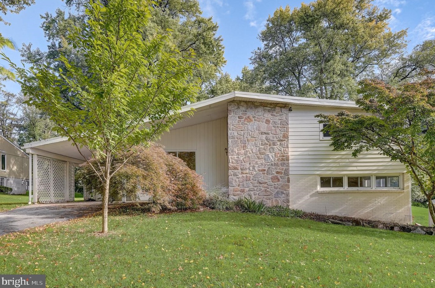 8201 Cobden Rd, Ardsley, PA 19038-7132