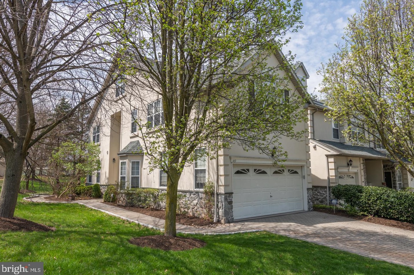 309 Meadow View Ln, Lansdale, PA 19446