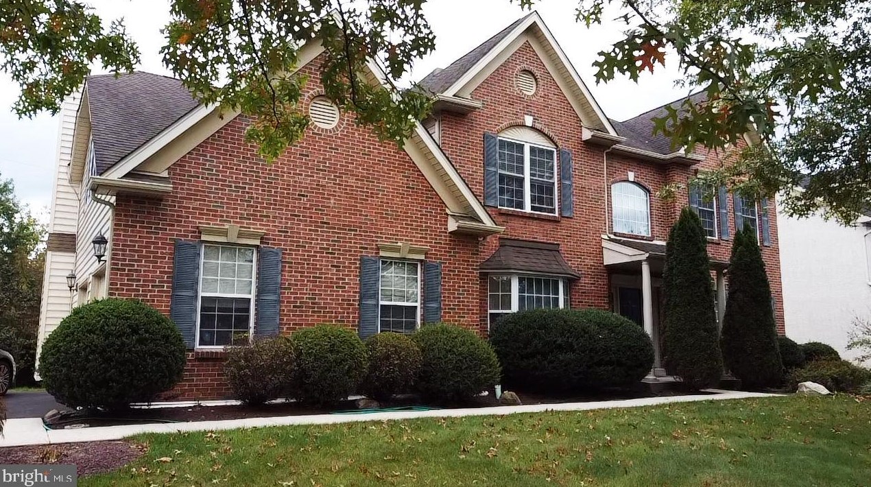 114 Montclair Dr, North Wales, PA 19454