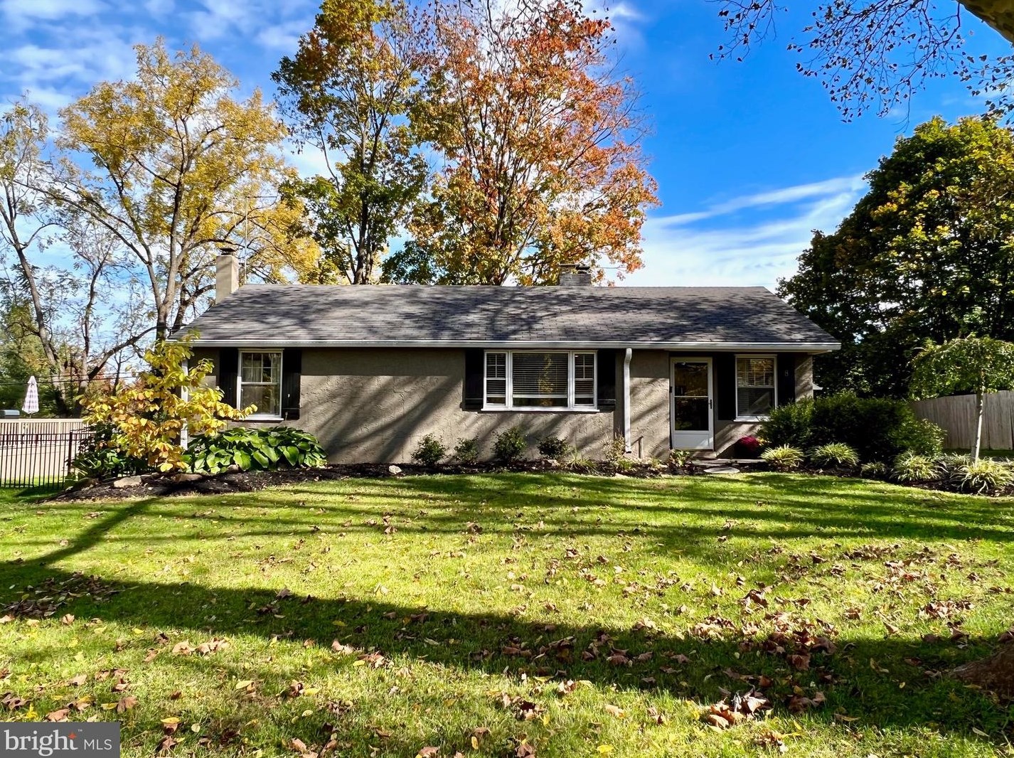 8 W Orchard Ln, Norristown, PA 19403