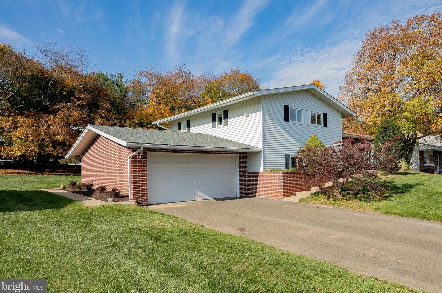610 Knoll Dr, Lansdale, PA 19446