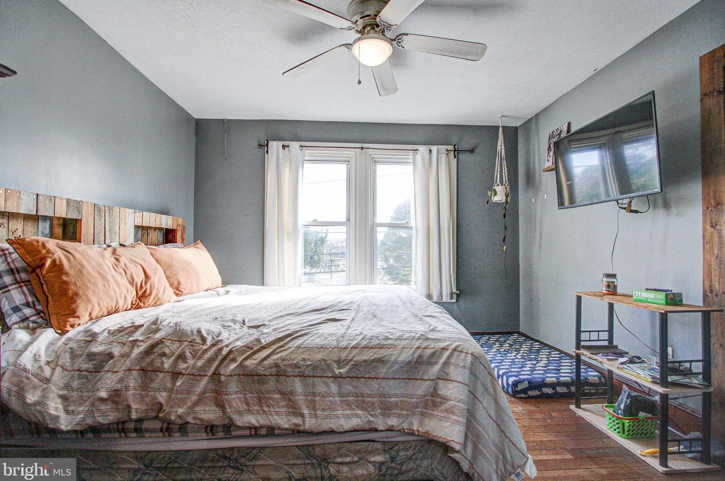 67 Edgewood St, Pottstown PA  19464-5747 exterior