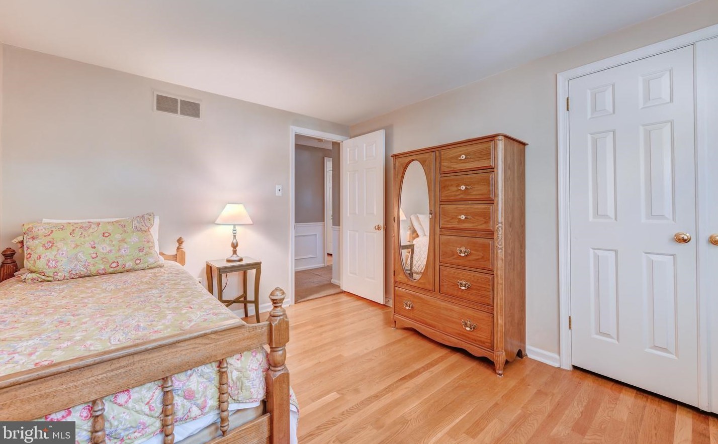 616 Shearer St, North Wales PA 19454-2610 exterior