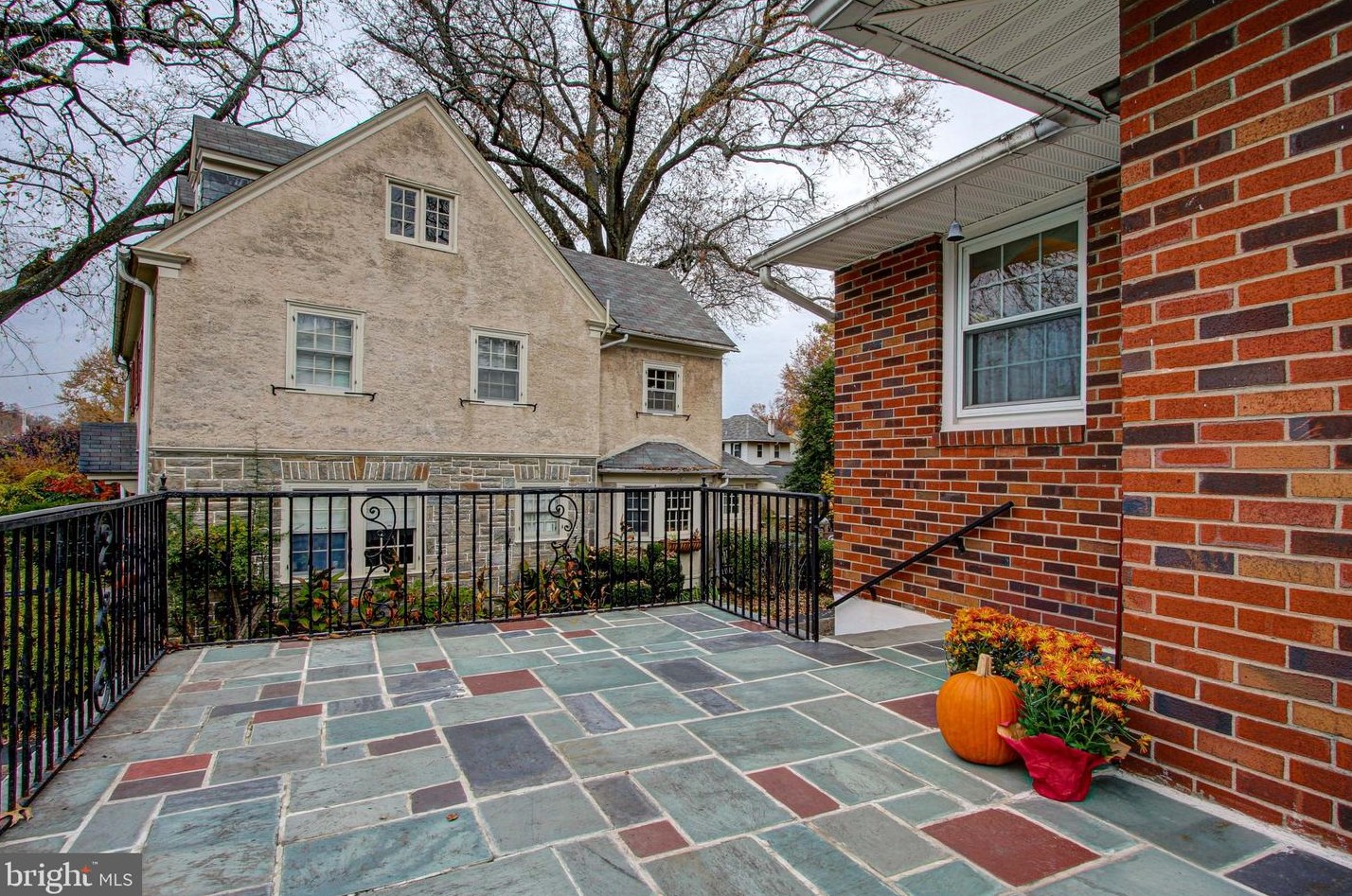 2433 Fairhill Ave, Ardsley PA  19038-3519 exterior