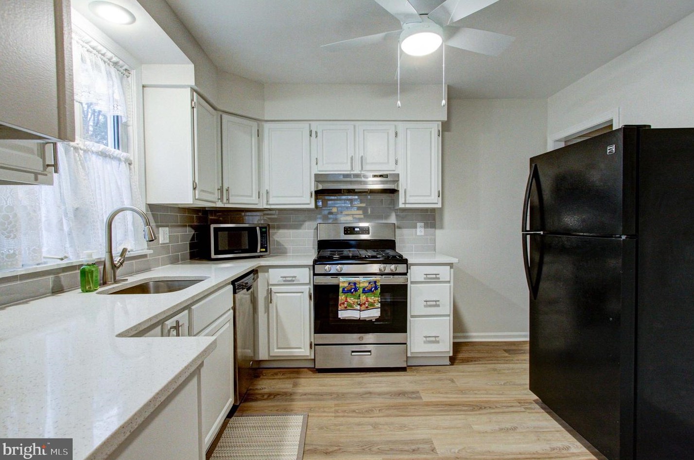 2433 Fairhill Ave, Ardsley PA  19038-3519 exterior