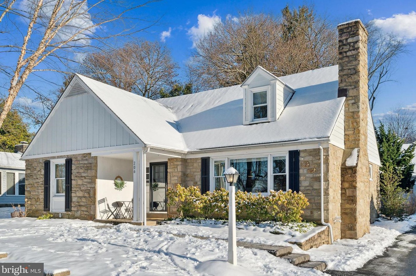 206 Station Ave, Ardsley, PA 19038-1413