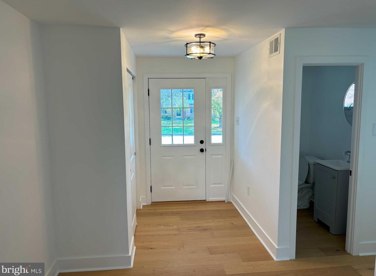 33 Heatherwood Hills Rd, Norristown, PA 19403