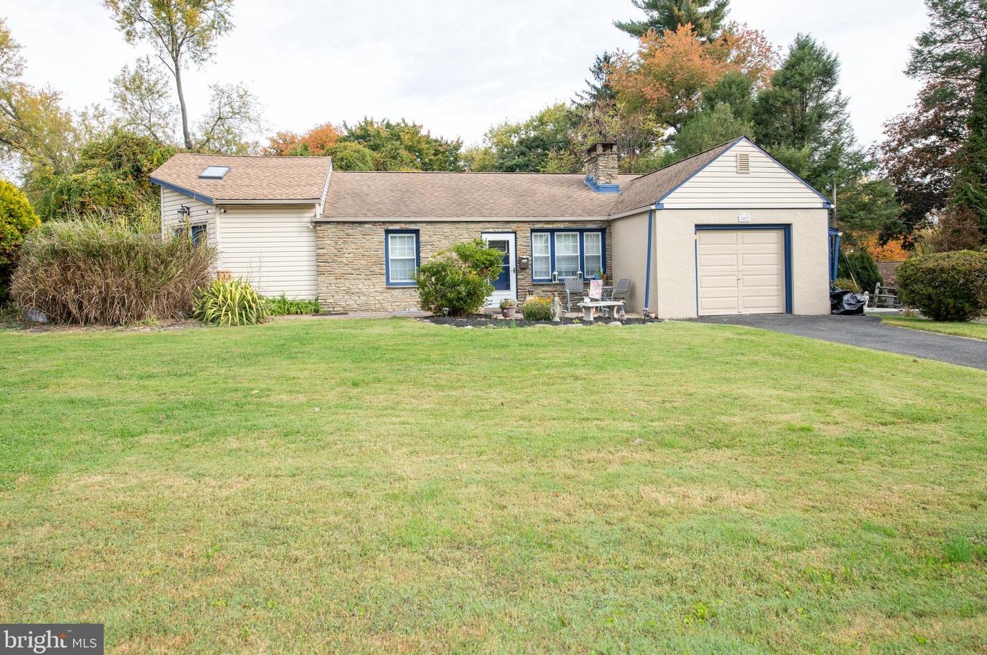 8003 Hammond Rd, Cheltenham, PA 19012