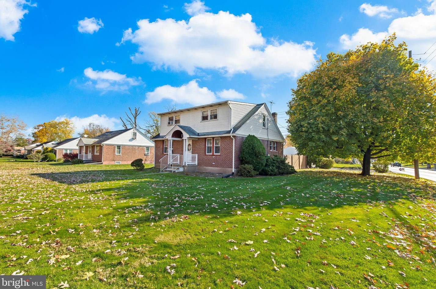 2003 Bergey Rd, Hatfield, PA 19440