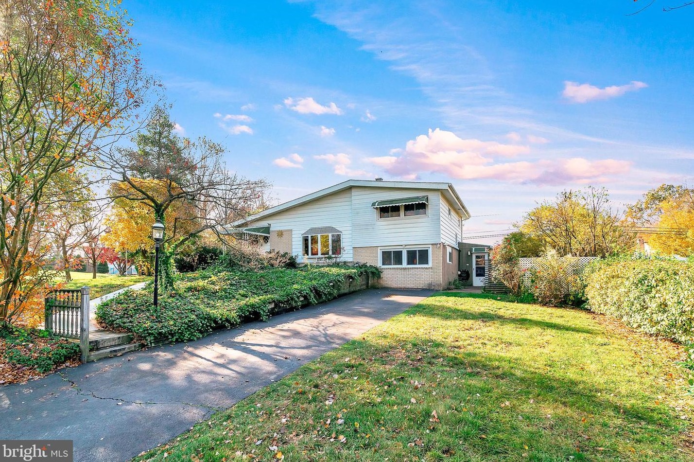 1502 Muhlenburg Dr, Blue Bell, PA 19422