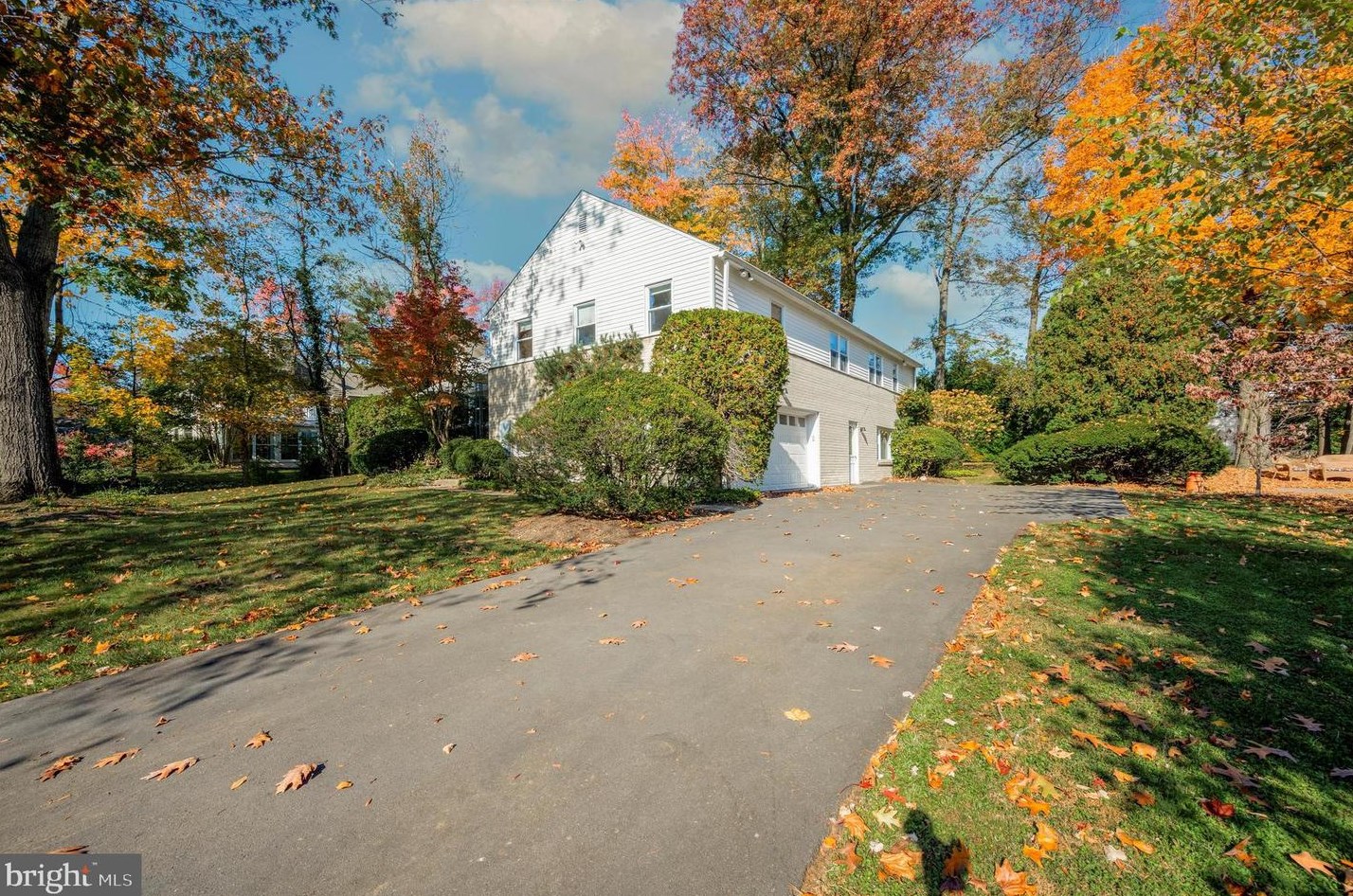 1229 Red Rambler Rd, Meadowbrook, PA 19046-2916