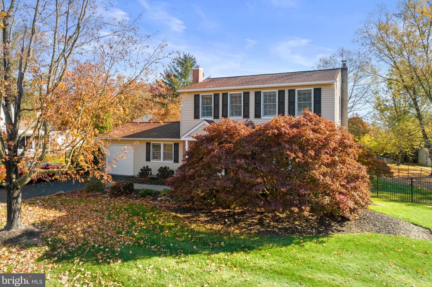 1669 Bishop Wood Blvd E, Harleysville, PA 19438