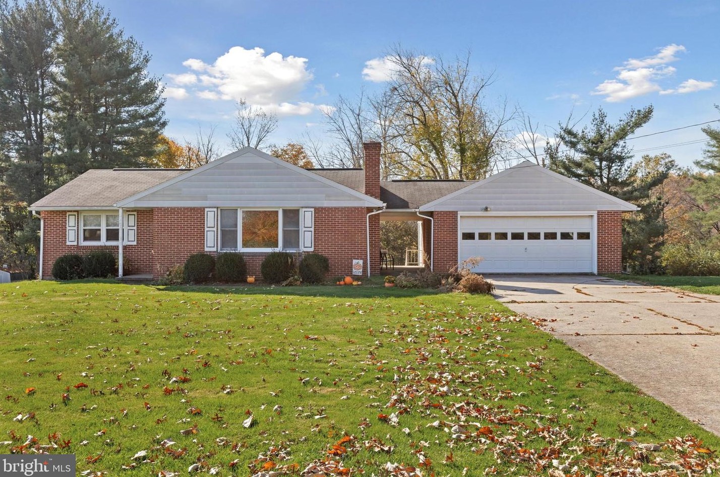 480 Hoffmansville Rd, Bechtelsville, PA 19505-9525
