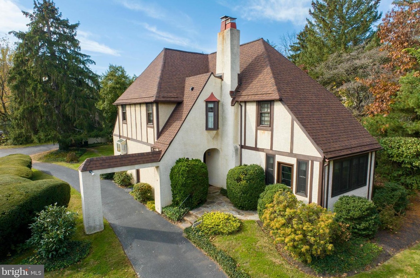 1560 Sheridan Ln, Norristown, PA 19403