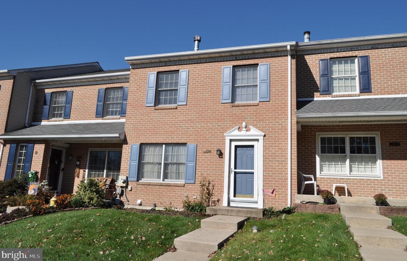 1109 Meadowbrook Ln, Perkiomenville, PA 18074