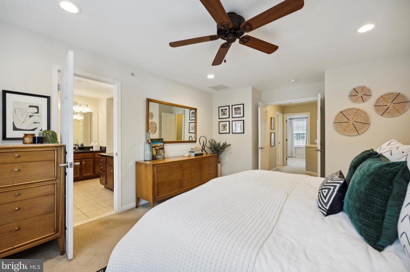 406 Ellison Dr, North Wales PA  19454-1537 exterior